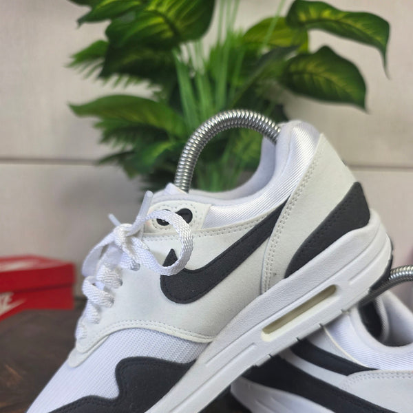 Nike Air Max 1 Black and White maat 38