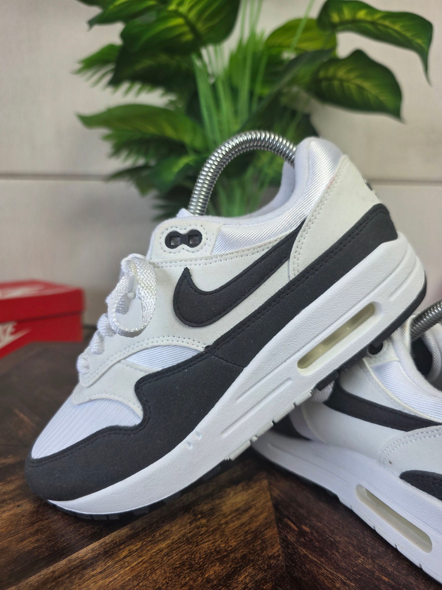 Nike Air Max 1 Black and White maat 38
