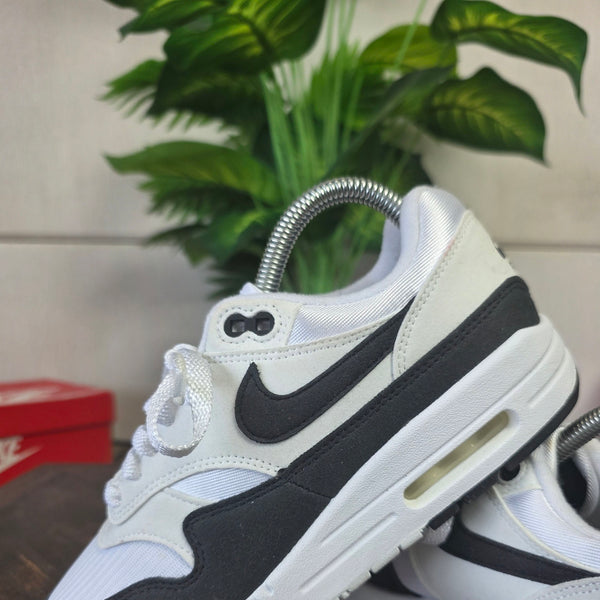 Nike Air Max 1 Black and White maat 38