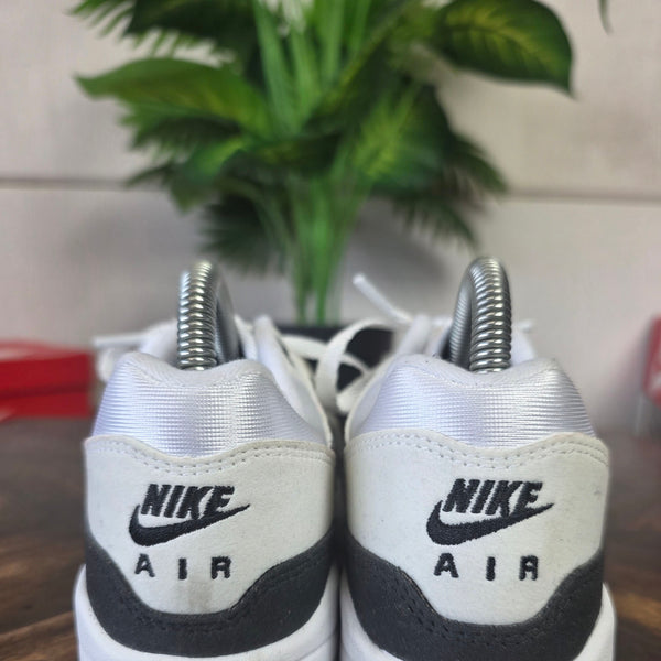Nike Air Max 1 Black and White maat 38