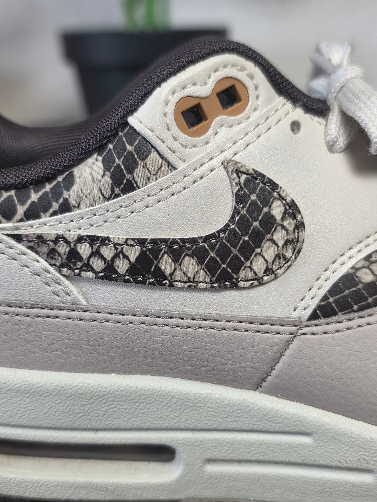 Nike Air Max 1 Snakeskin maat 37,5
