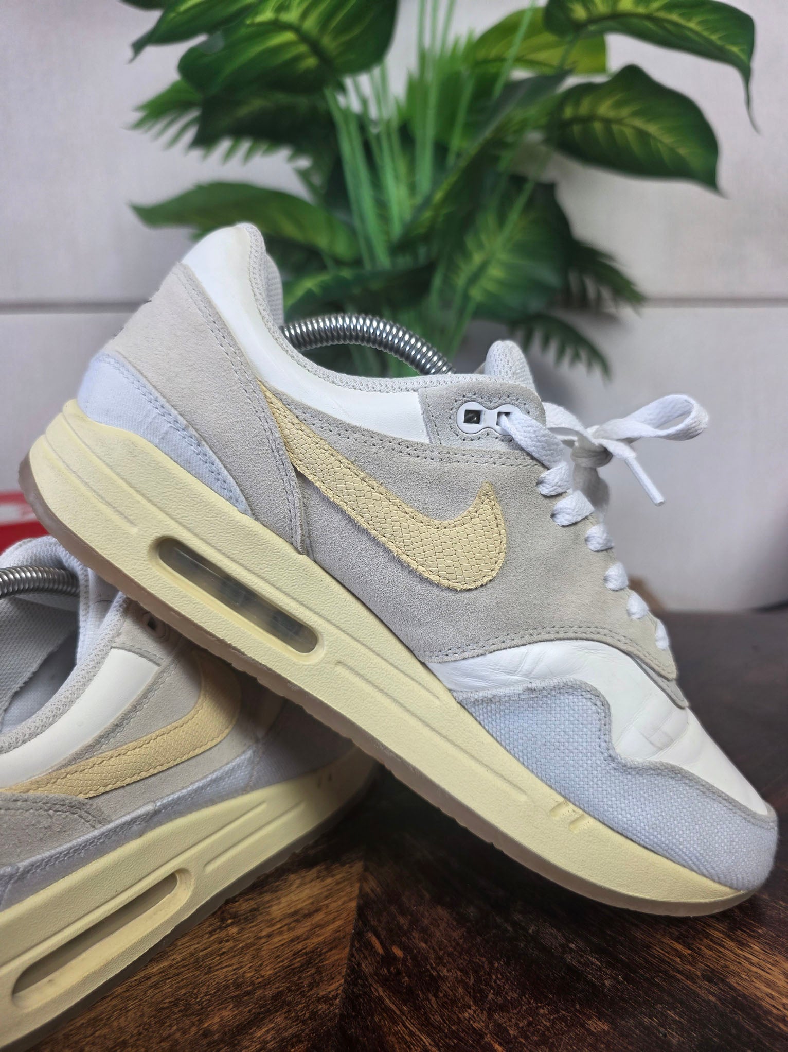 Nike Air Max 1 Crepe Light Bone maat 43