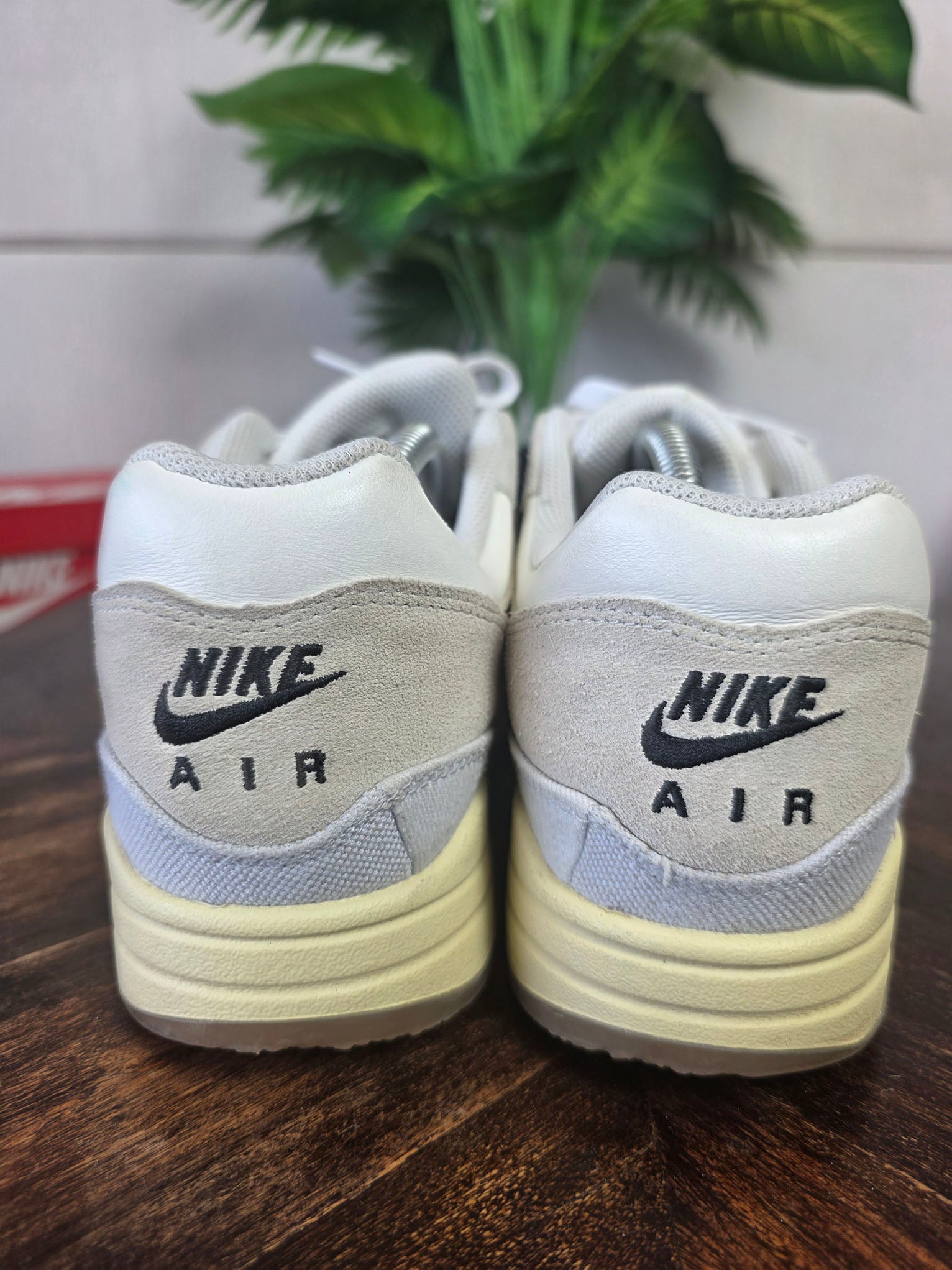 Nike Air Max 1 Crepe Light Bone maat 43