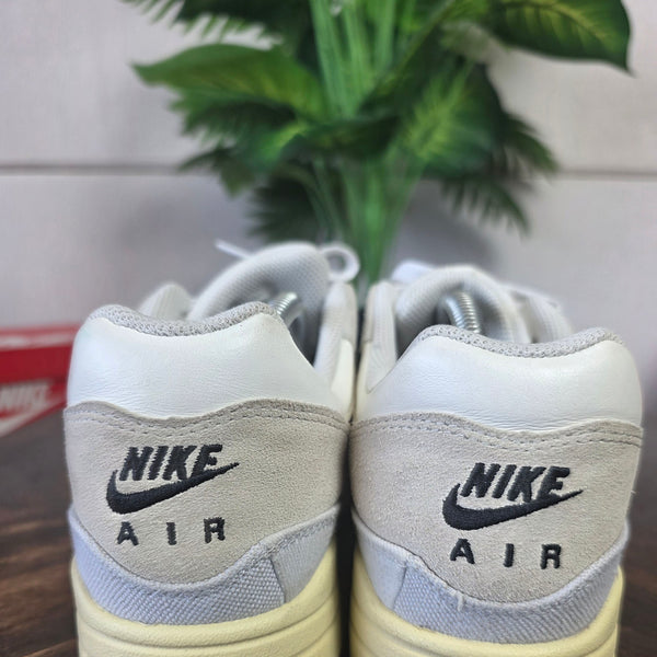 Nike Air Max 1 Crepe Light Bone maat 43