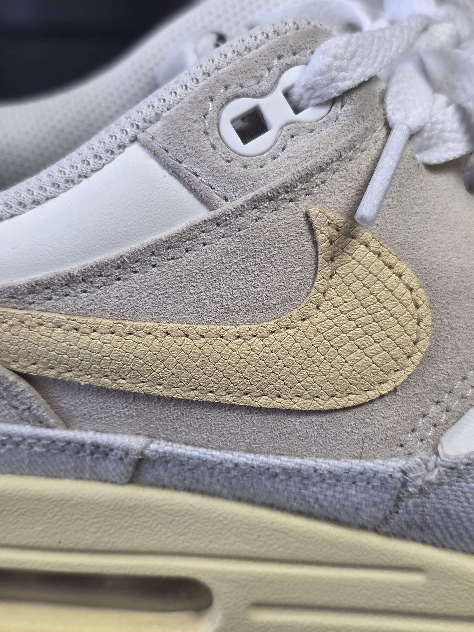 Nike Air Max 1 Crepe Light Bone maat 43