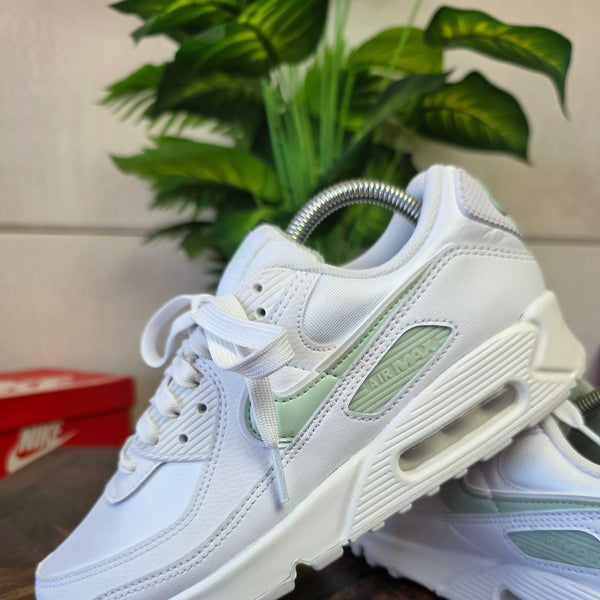 Nike Air Max 90 Pistachio Frost maat 40