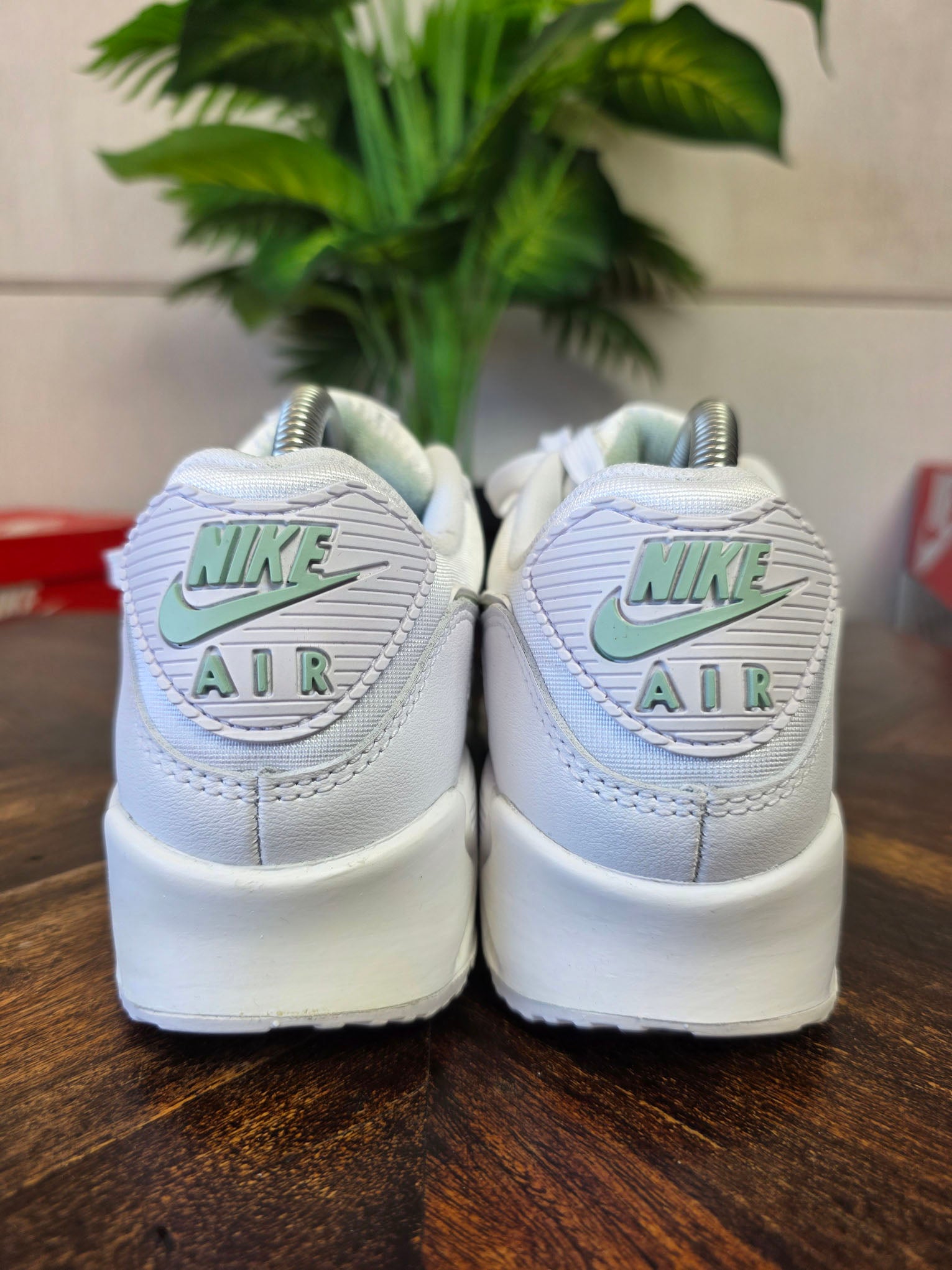 Nike Air Max 90 Pistachio Frost maat 40