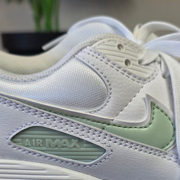 Nike Air Max 90 Pistachio Frost maat 40