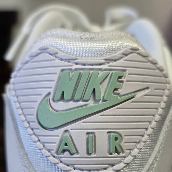 Nike Air Max 90 Pistachio Frost maat 40