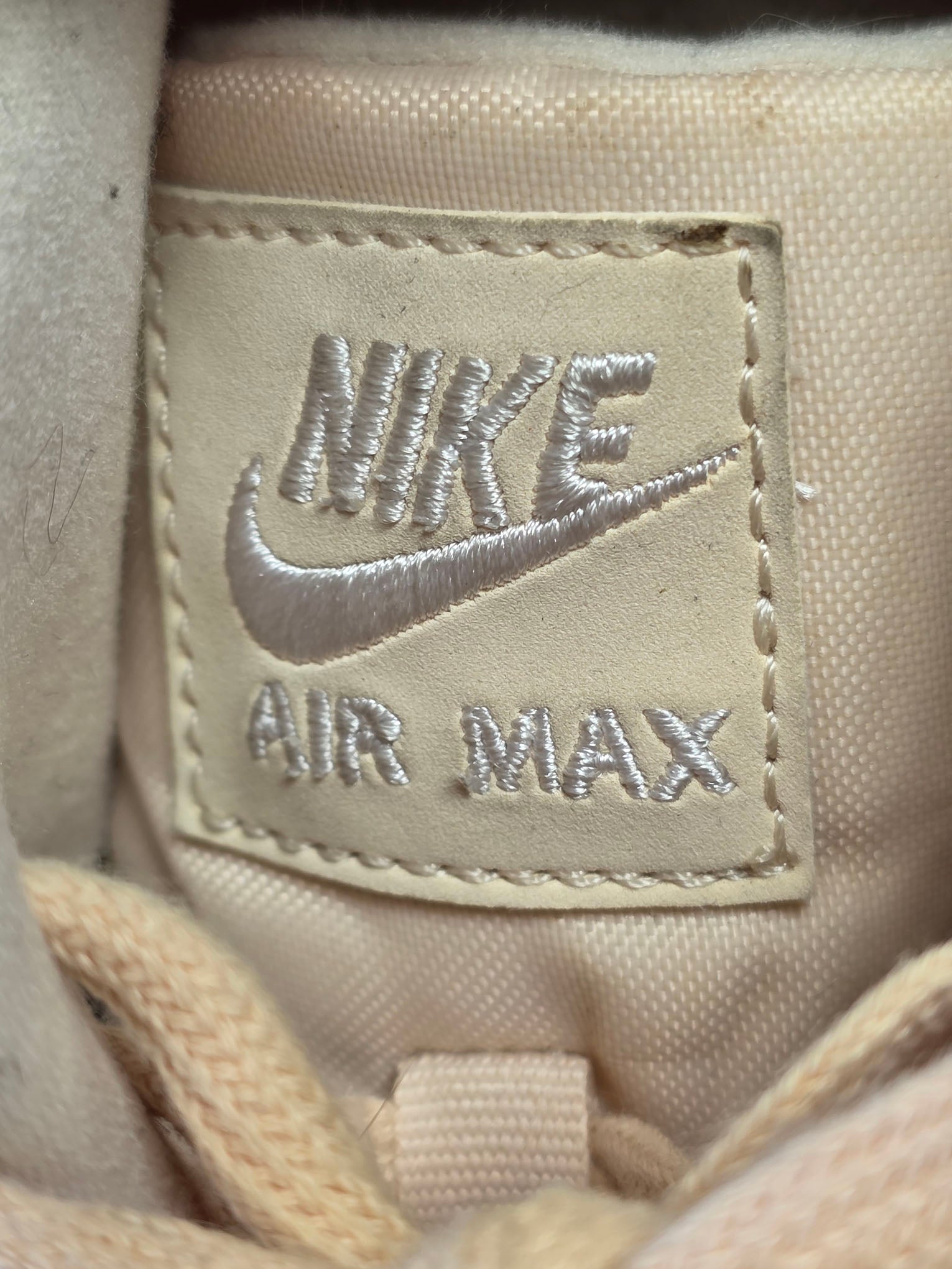 Nike Air Max 90 LEA Guave Ice maat 37,5