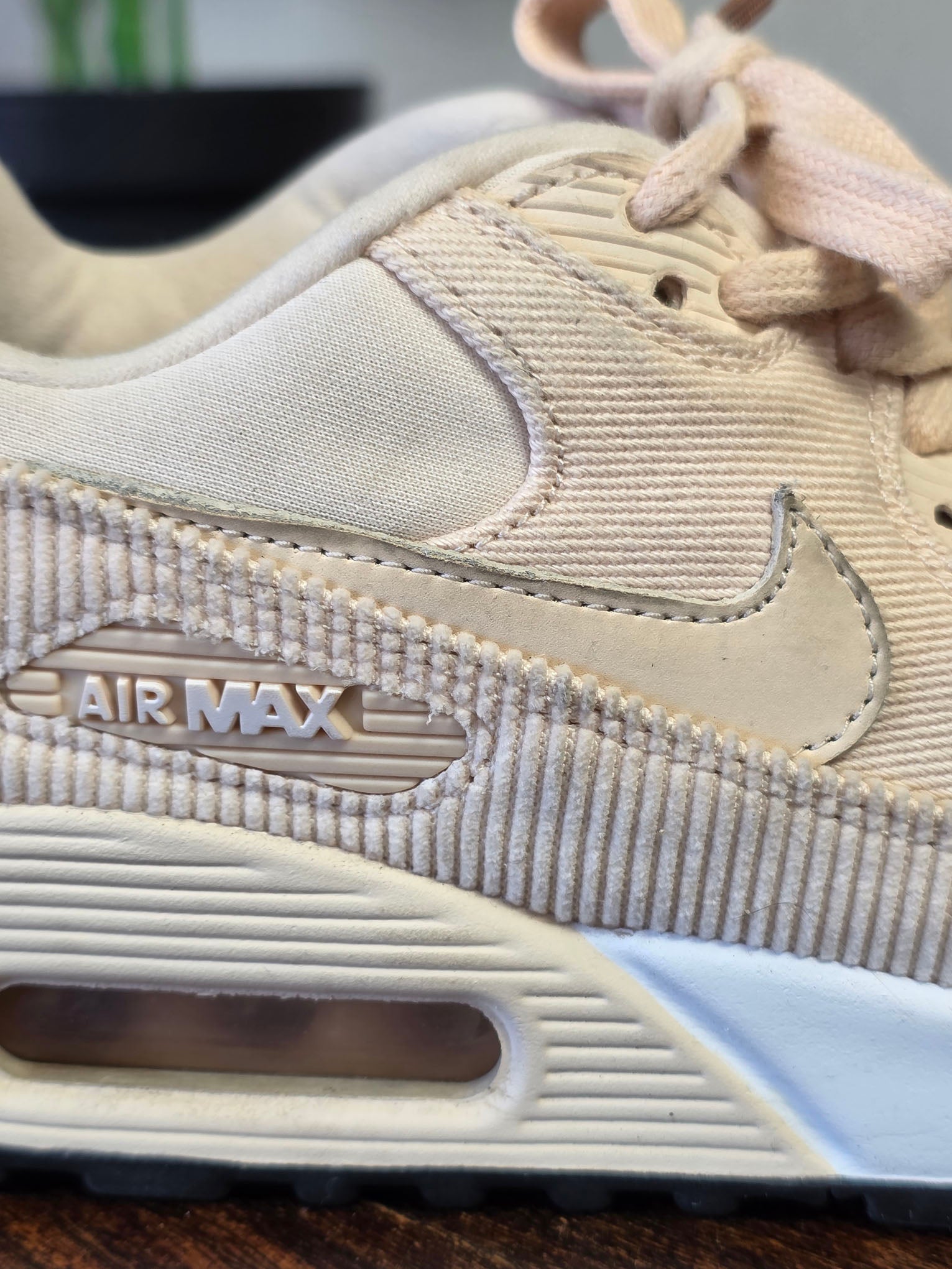 Nike Air Max 90 LEA Guave Ice maat 37,5