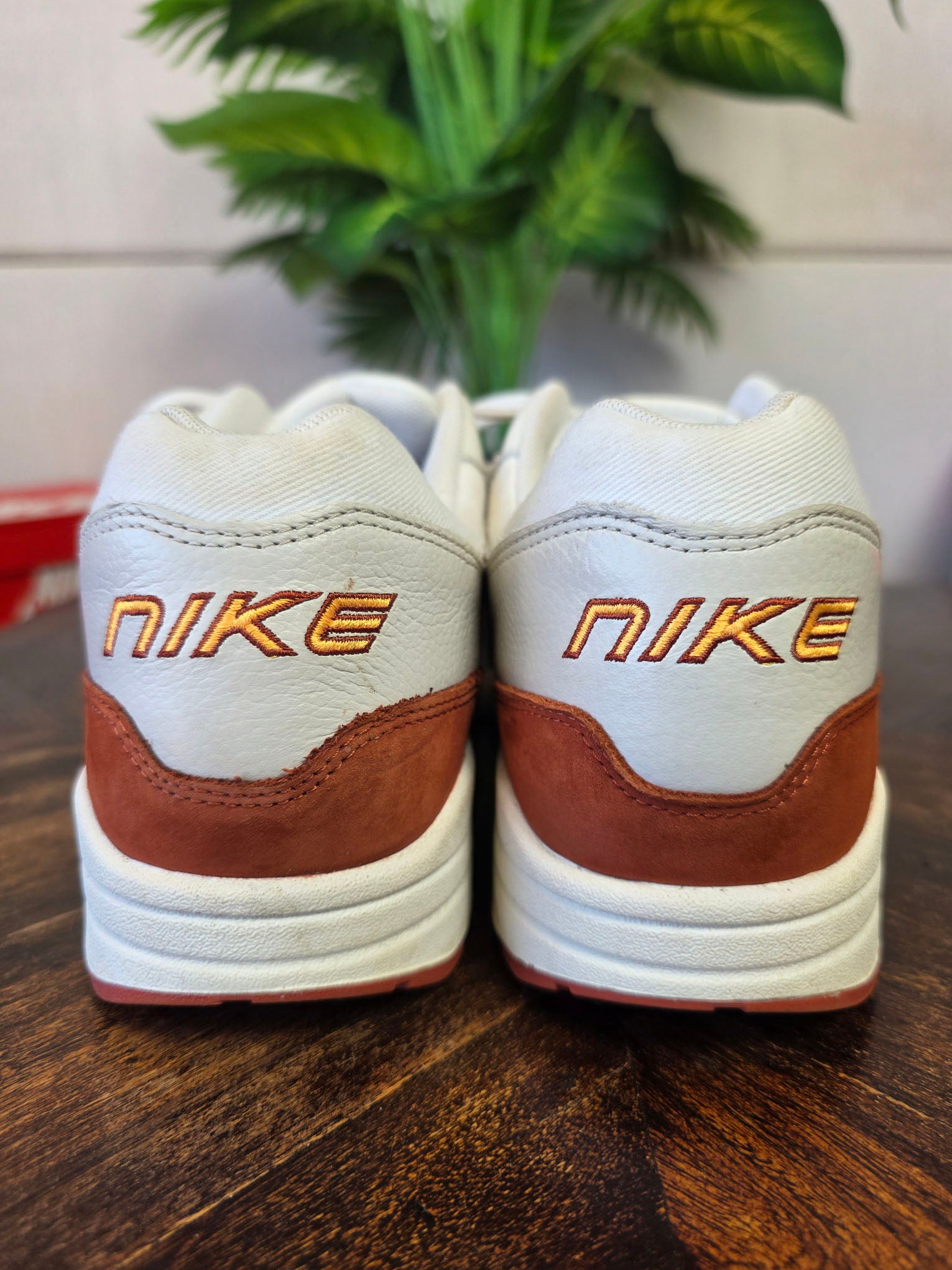 Nike Air Max 1 LX Rugged Orange maat 46