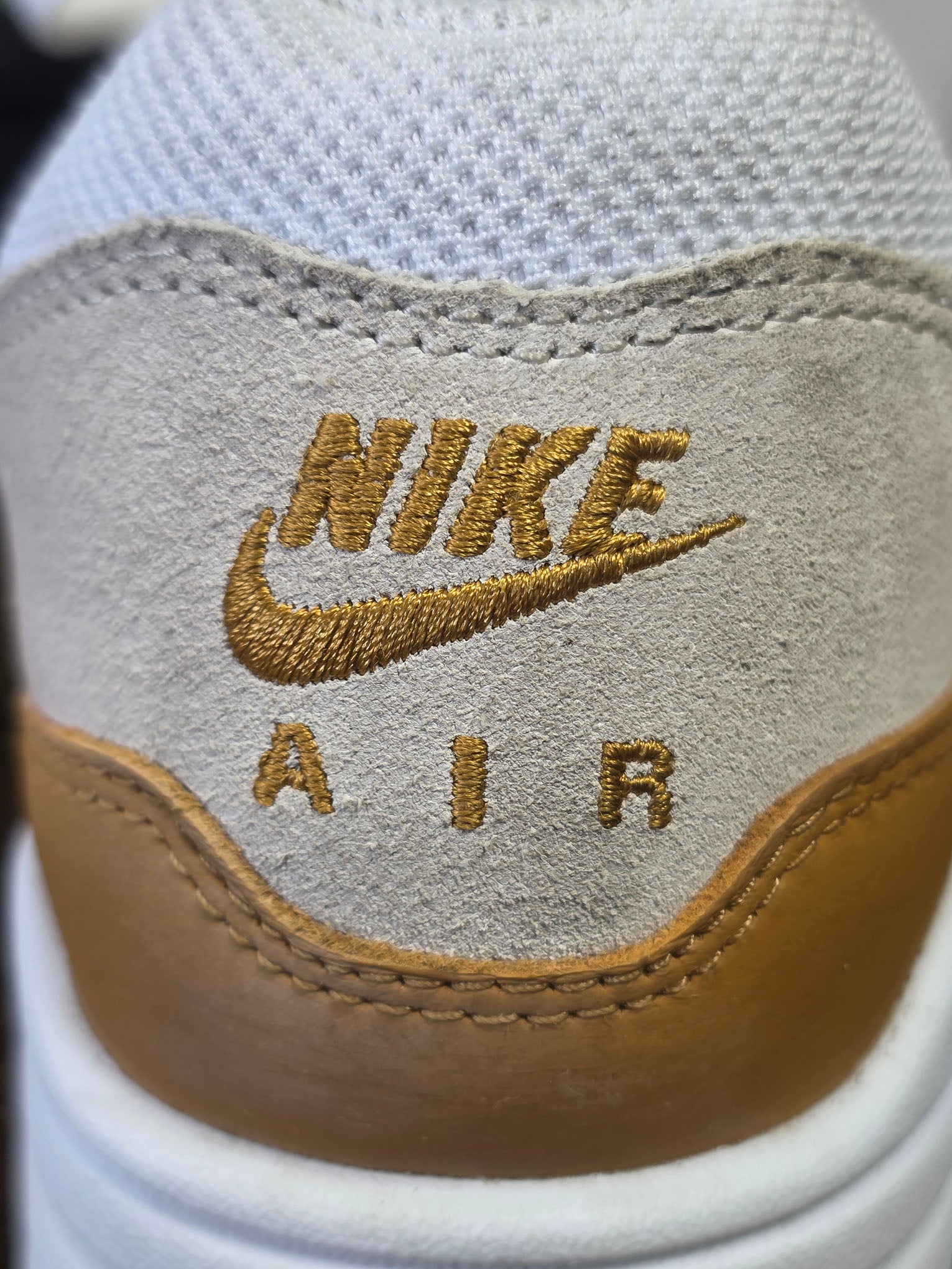 Nike Air Max 1 Bronze maat 44