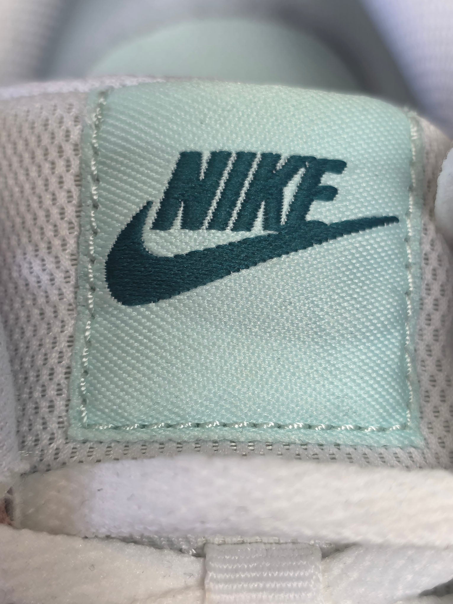 Nike Air Max 1 GS Guava Ice maat 40