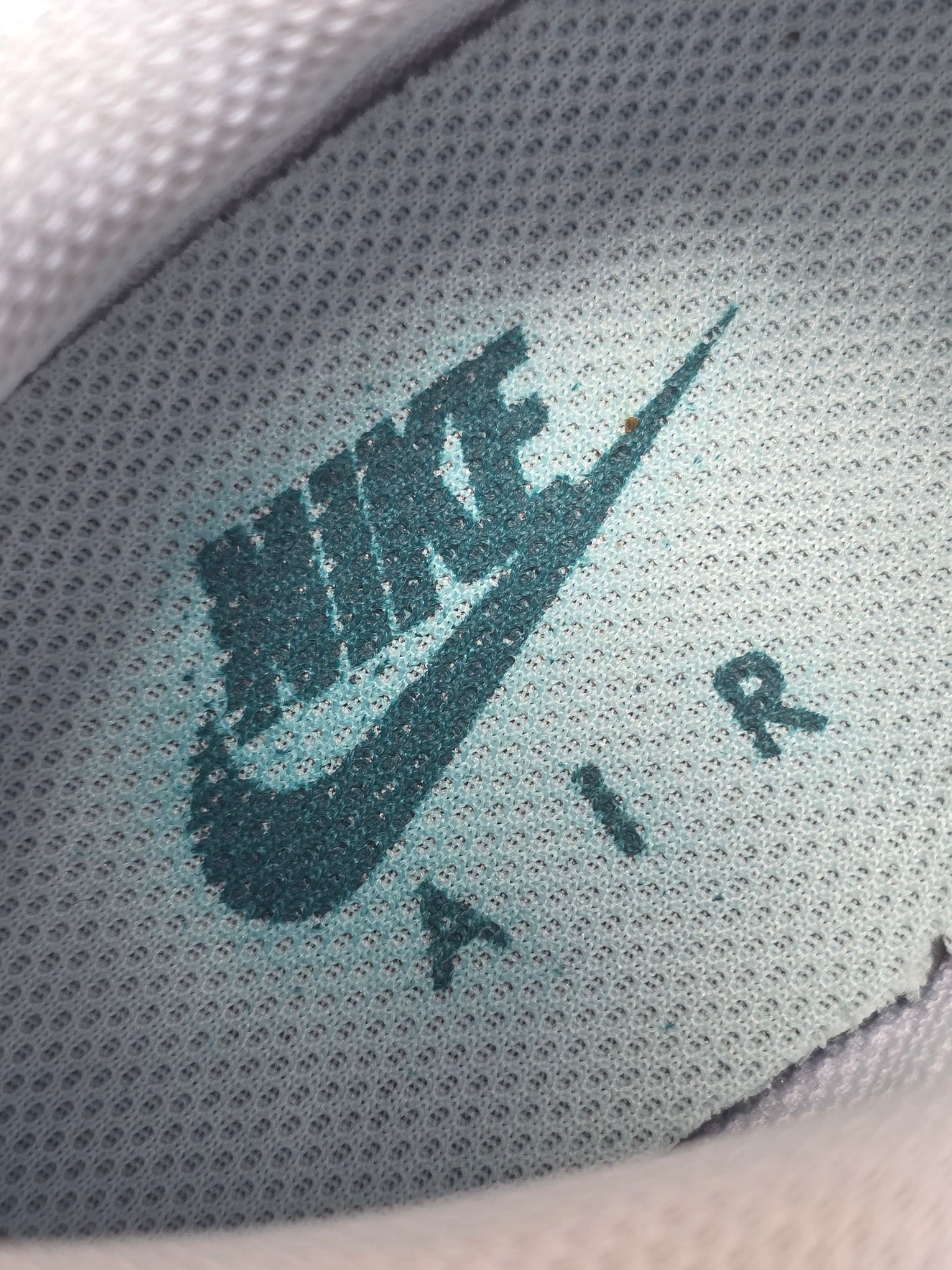 Nike Air Max 1 GS Guava Ice maat 40