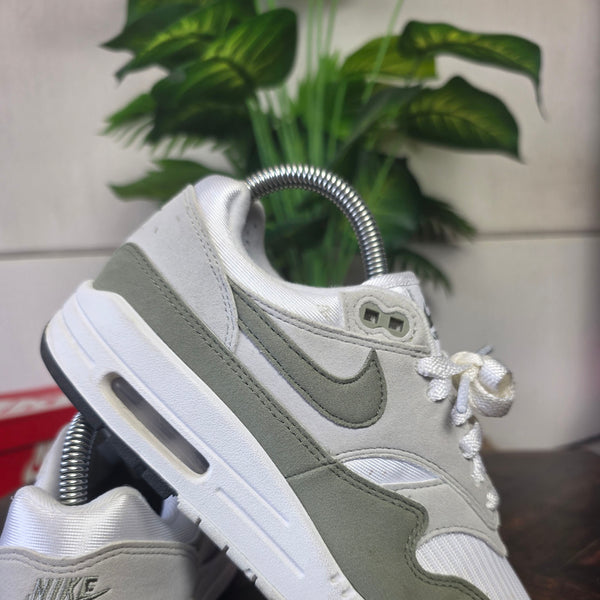 Nike Air Max 1 Light Army maat 37,5