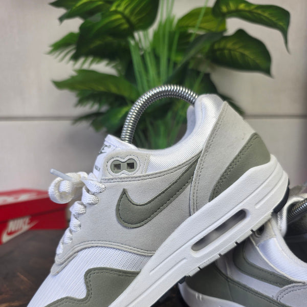Nike Air Max 1 Light Army maat 37,5