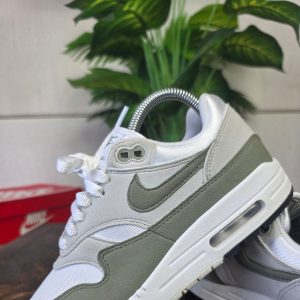 Nike Air Max 1 Light Army maat 37,5
