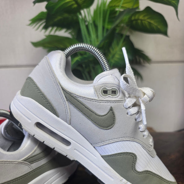 Nike Air Max 1 Light Army maat 37,5