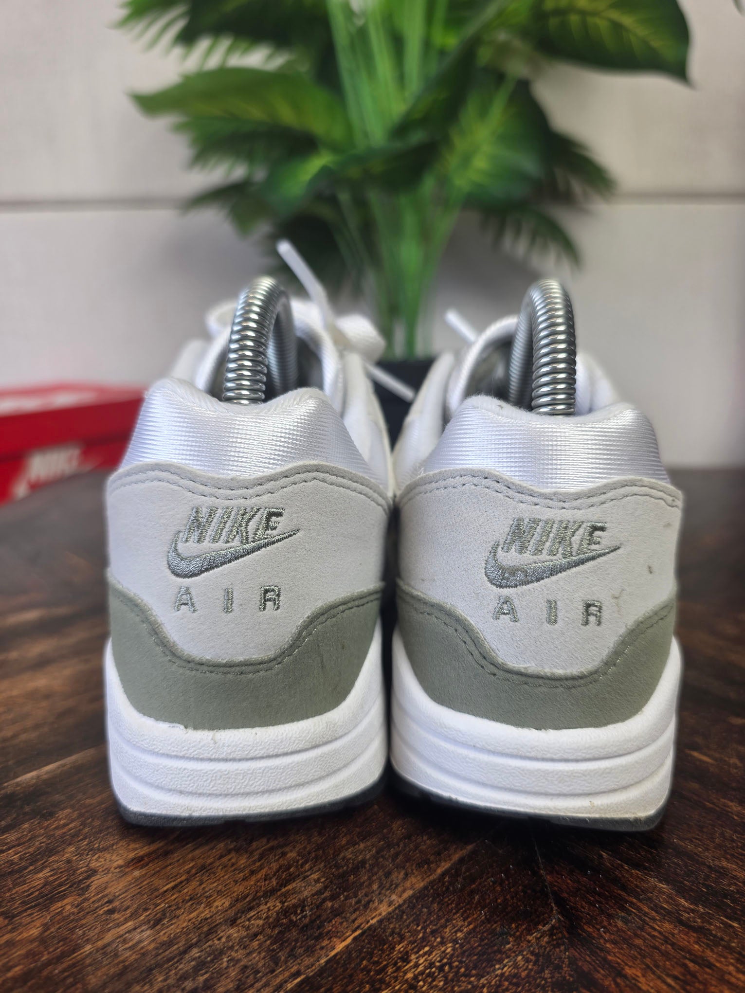 Nike Air Max 1 Light Army maat 37,5