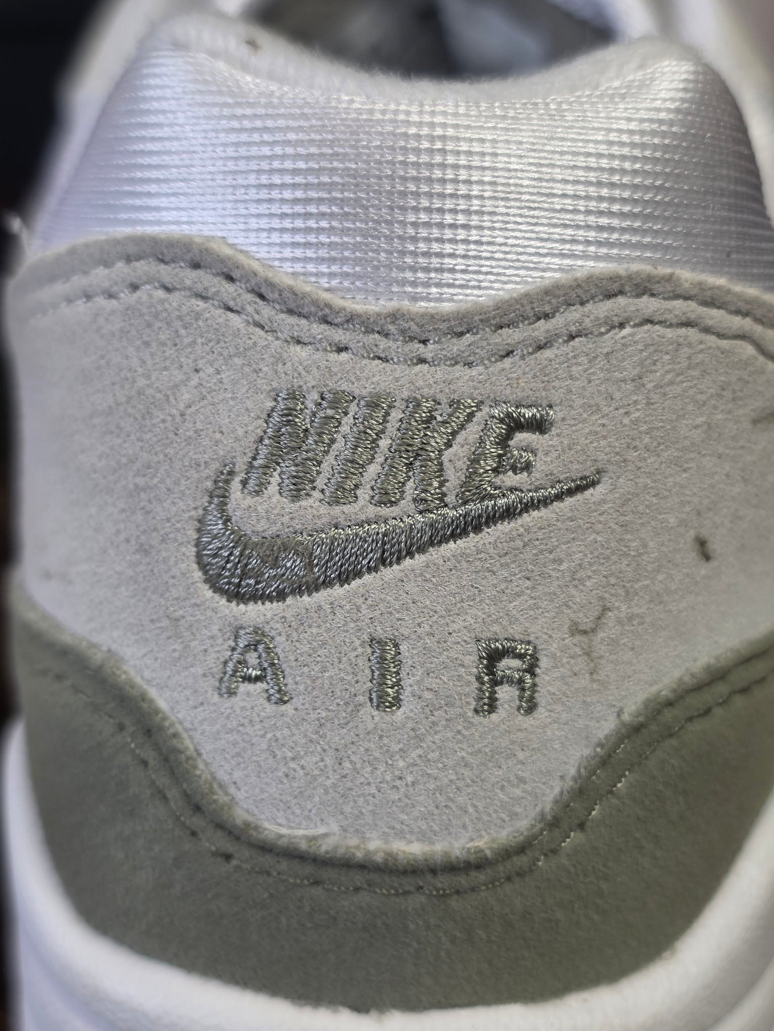 Nike Air Max 1 Light Army maat 37,5
