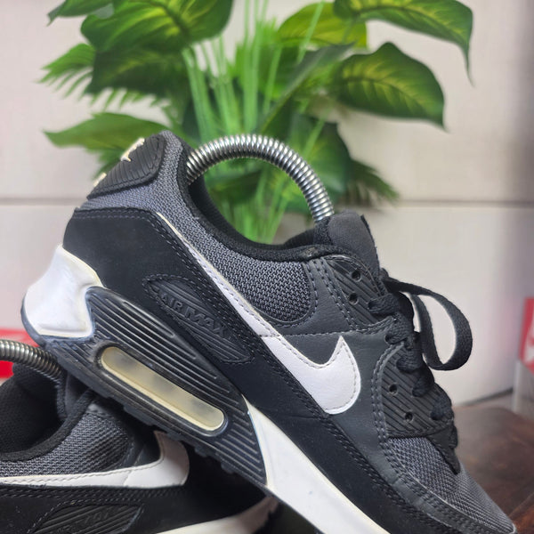 Nike Air Max 90 Essential Black White maat 40