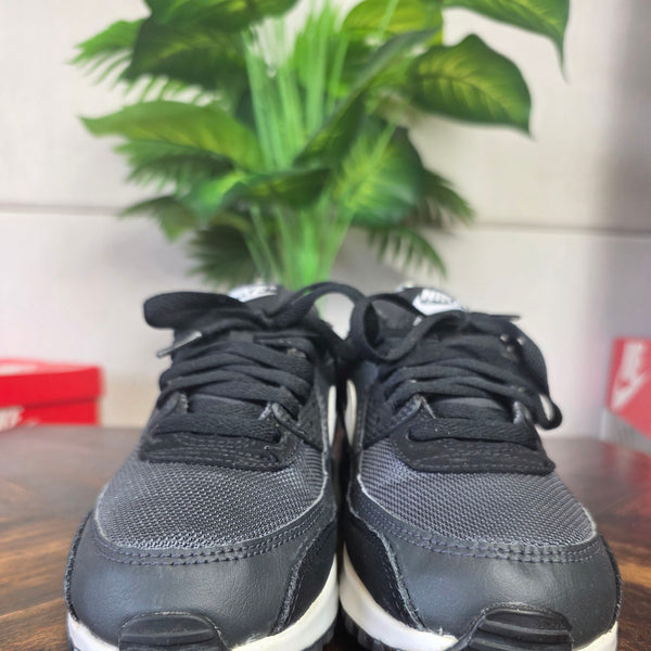 Nike Air Max 90 Essential Black White maat 40