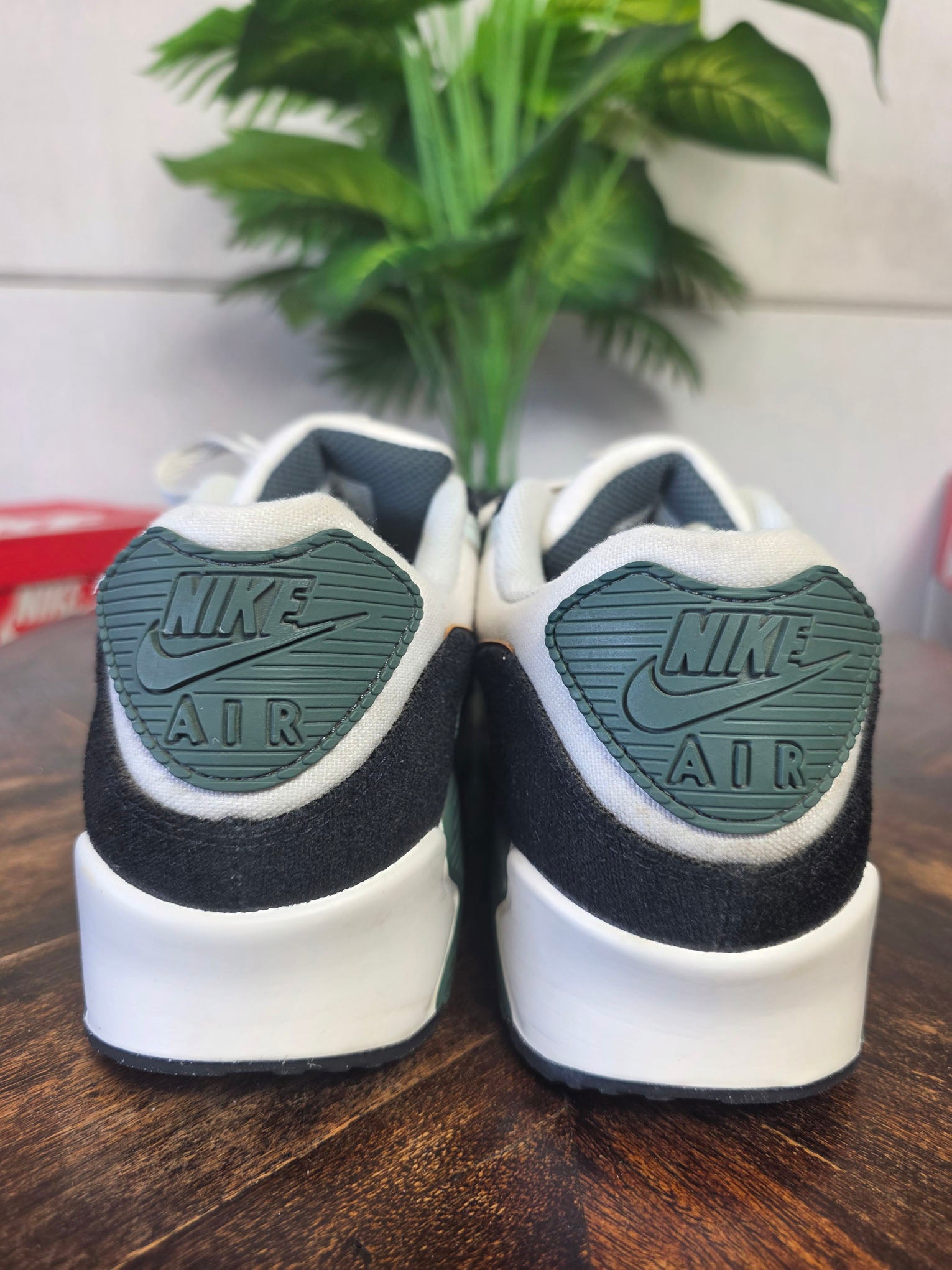 Nike Air Max 90 Burgundy Crush Vintage Green maat 44,5