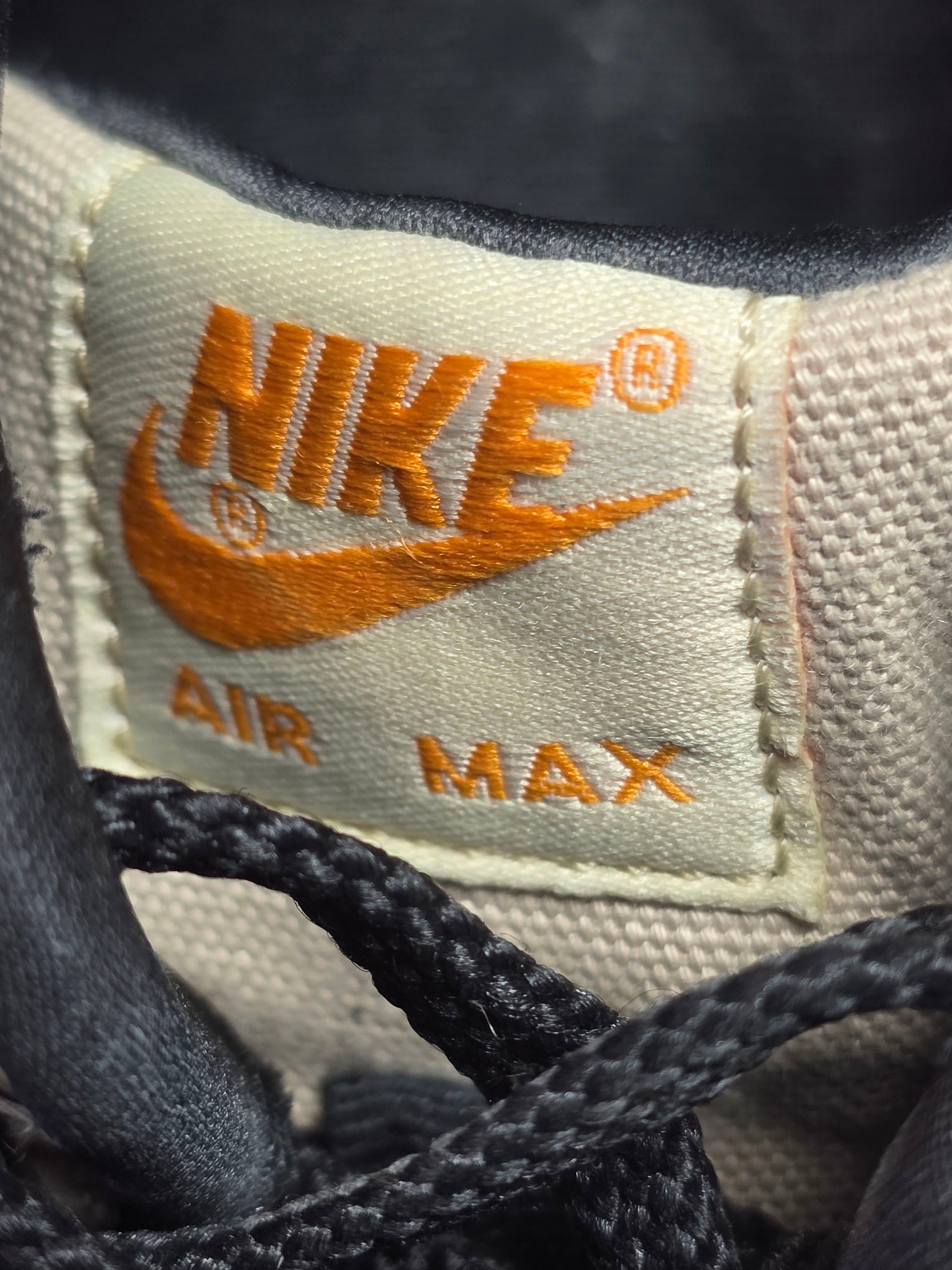 Nike Air Max 1 Leopard maat 38,5