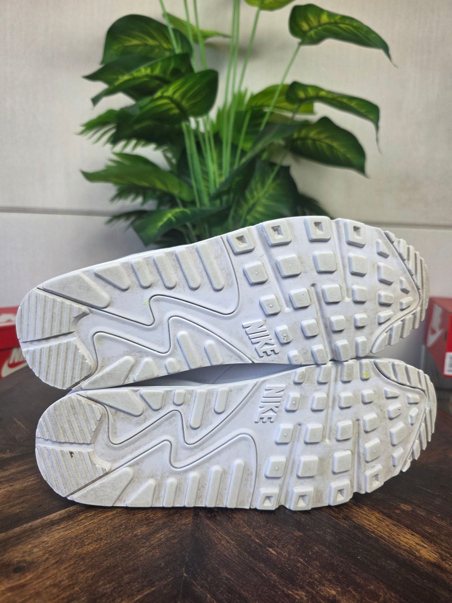 Nike Air Max 90 Triple White LTR maat 45,5