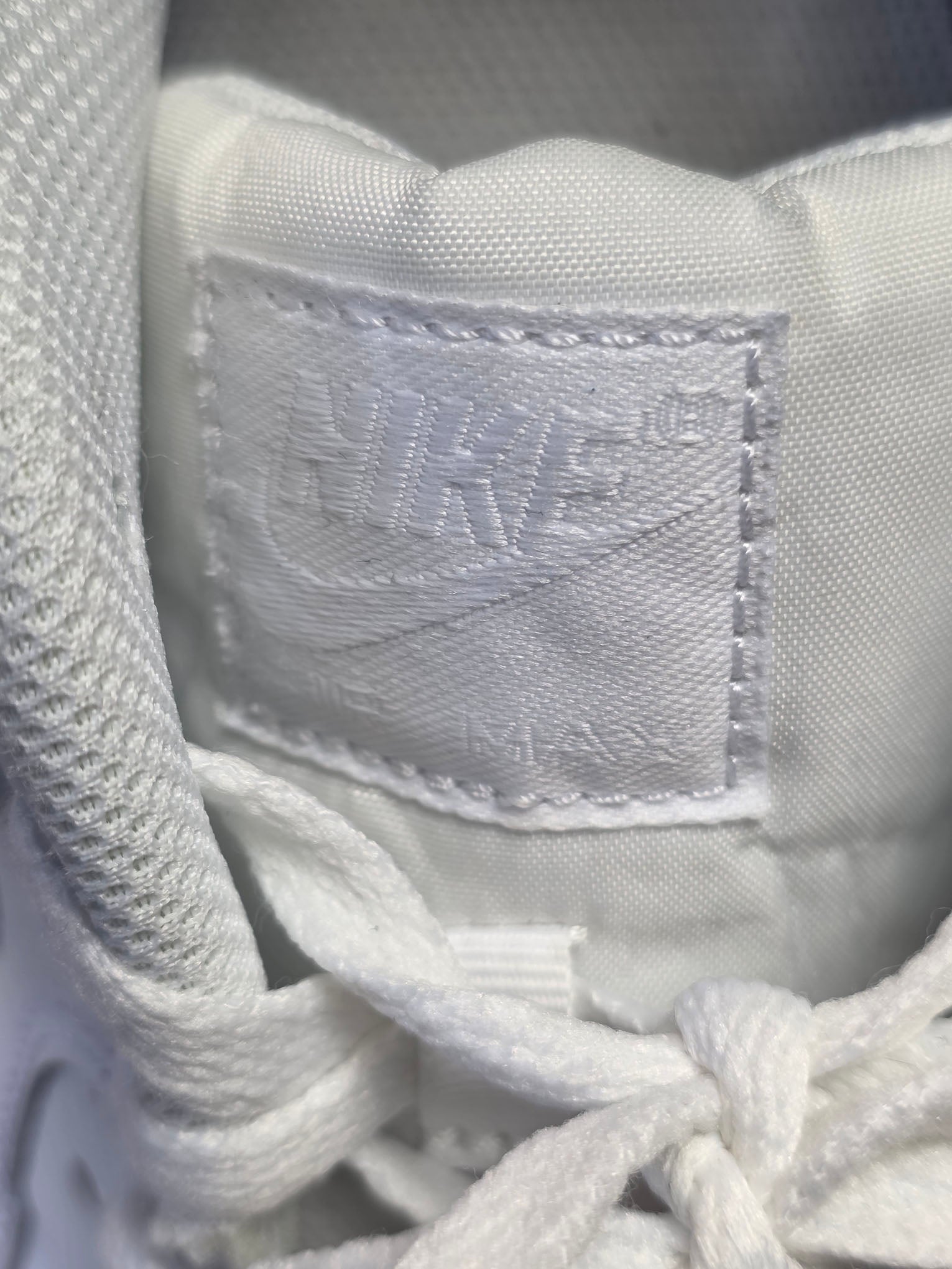 Nike Air Max 90 Triple White LTR maat 45,5