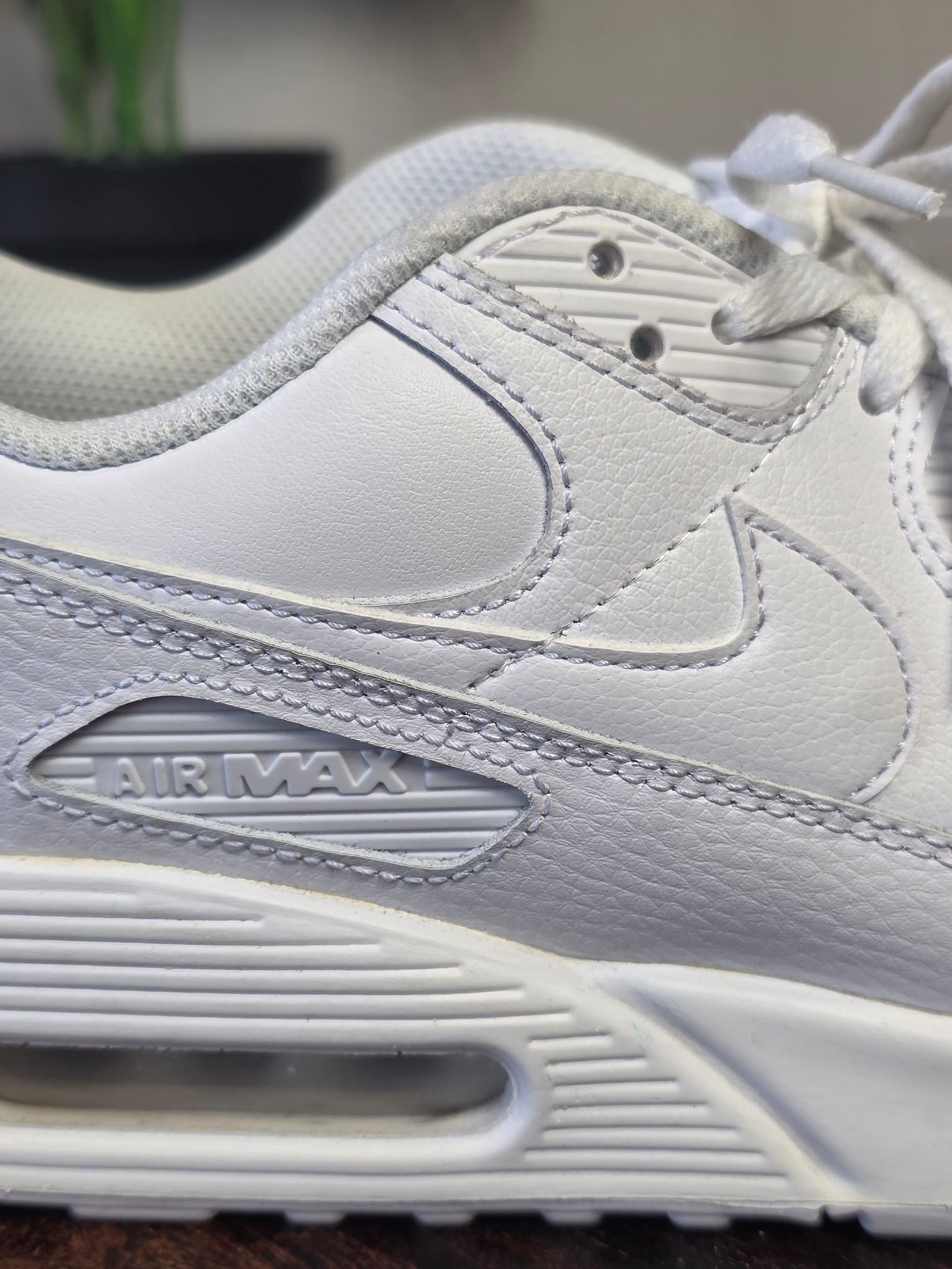 Nike Air Max 90 Triple White LTR maat 45,5
