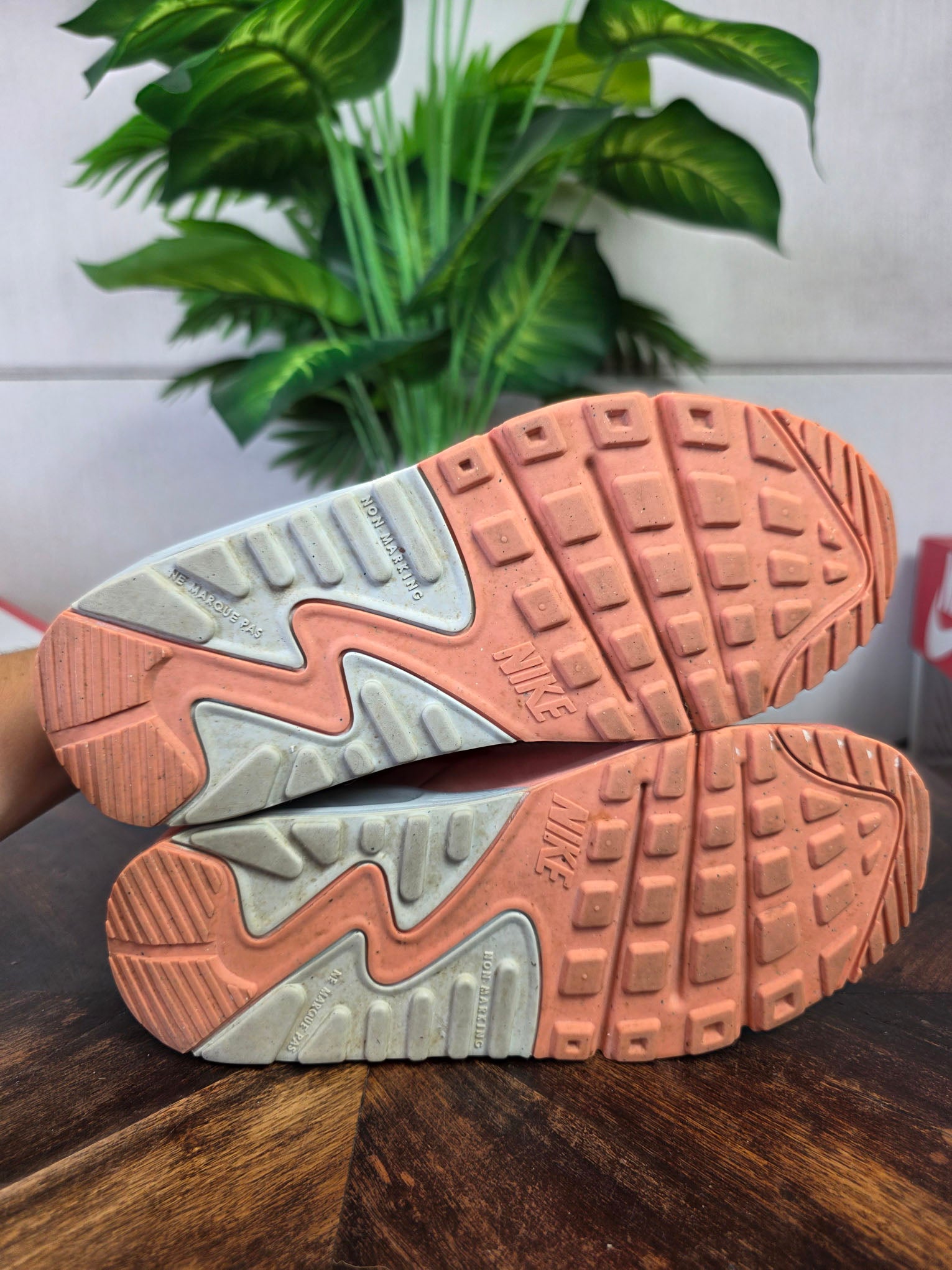 Nike Air Max 90 GS Salmon maat 37,5