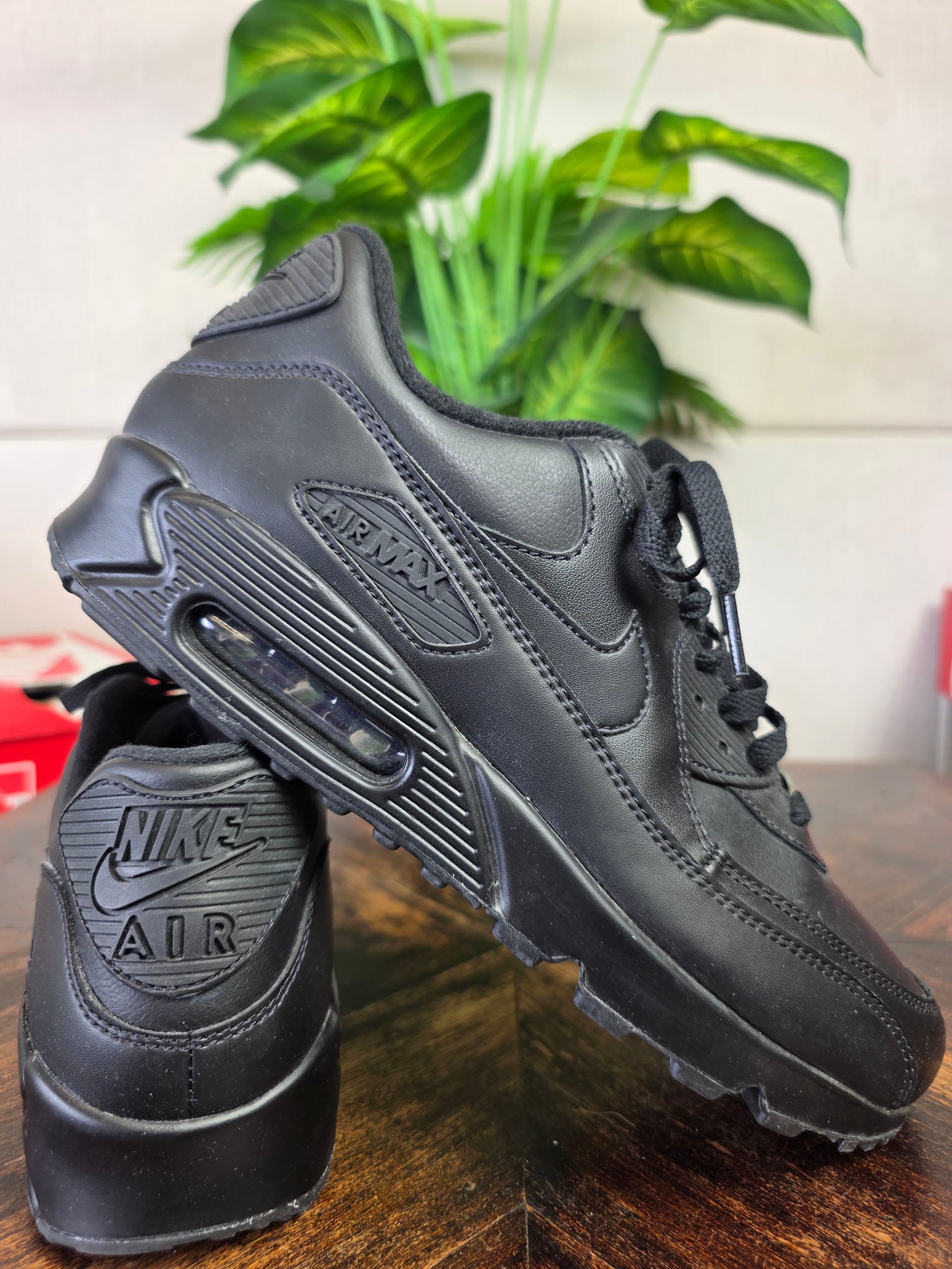 Nike Air Max 90 Triple Leather Black maat 43