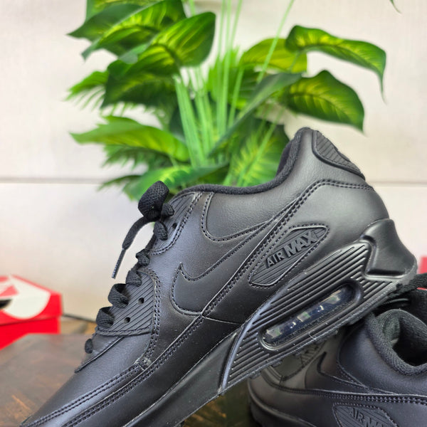 Nike Air Max 90 Triple Leather Black maat 43
