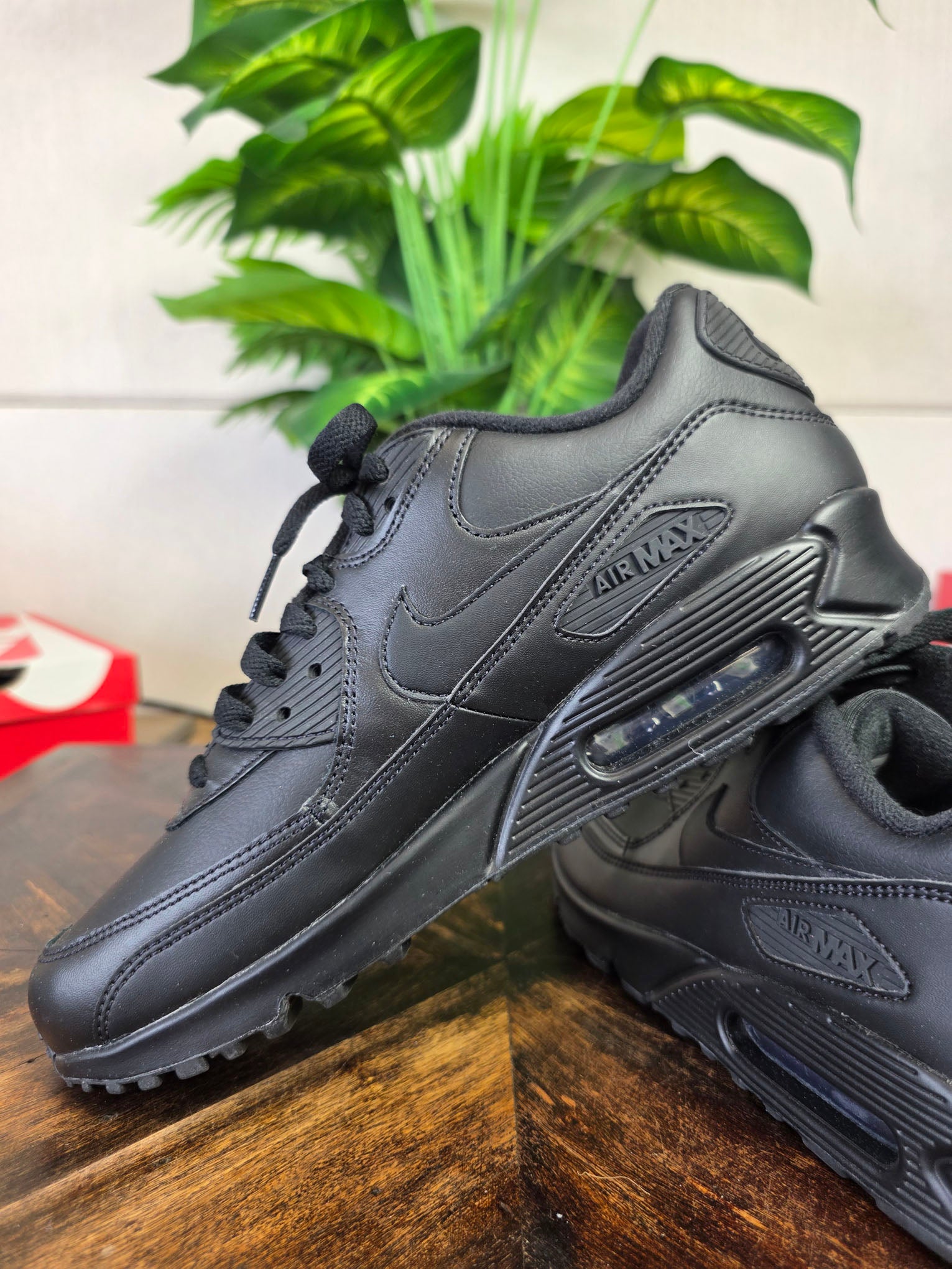Nike Air Max 90 Triple Leather Black maat 43