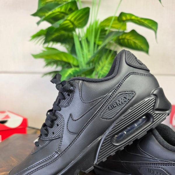 Nike Air Max 90 Triple Leather Black maat 43