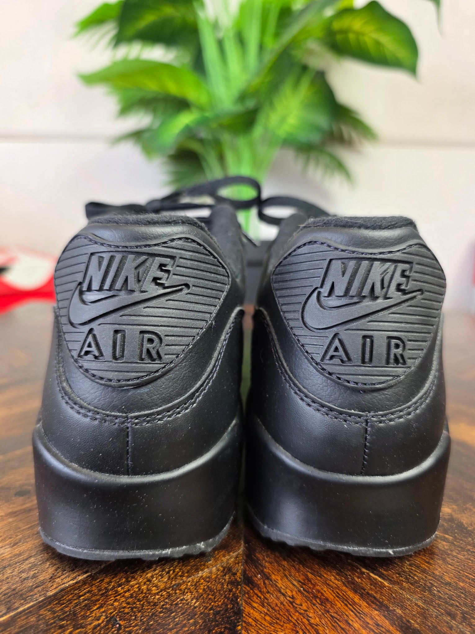 Nike Air Max 90 Triple Leather Black maat 43