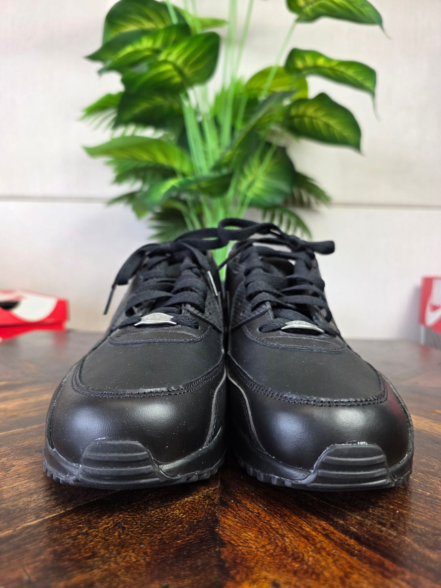Nike Air Max 90 Triple Leather Black maat 43