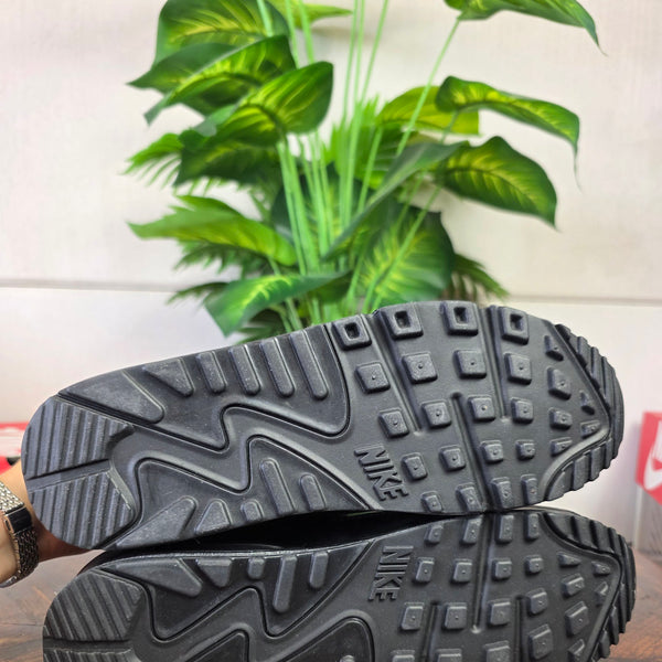 Nike Air Max 90 Triple Leather Black maat 43