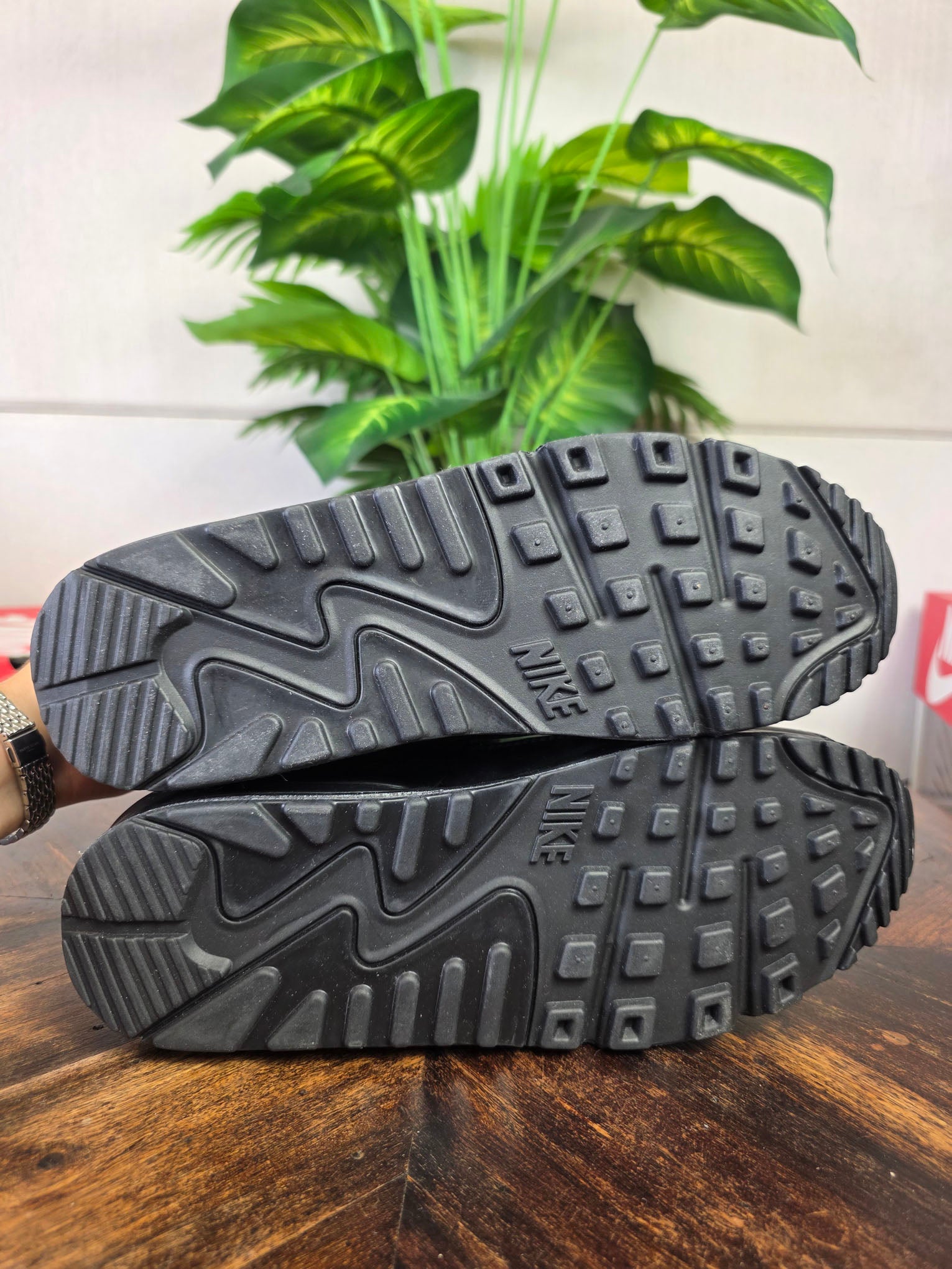 Nike Air Max 90 Triple Leather Black maat 43