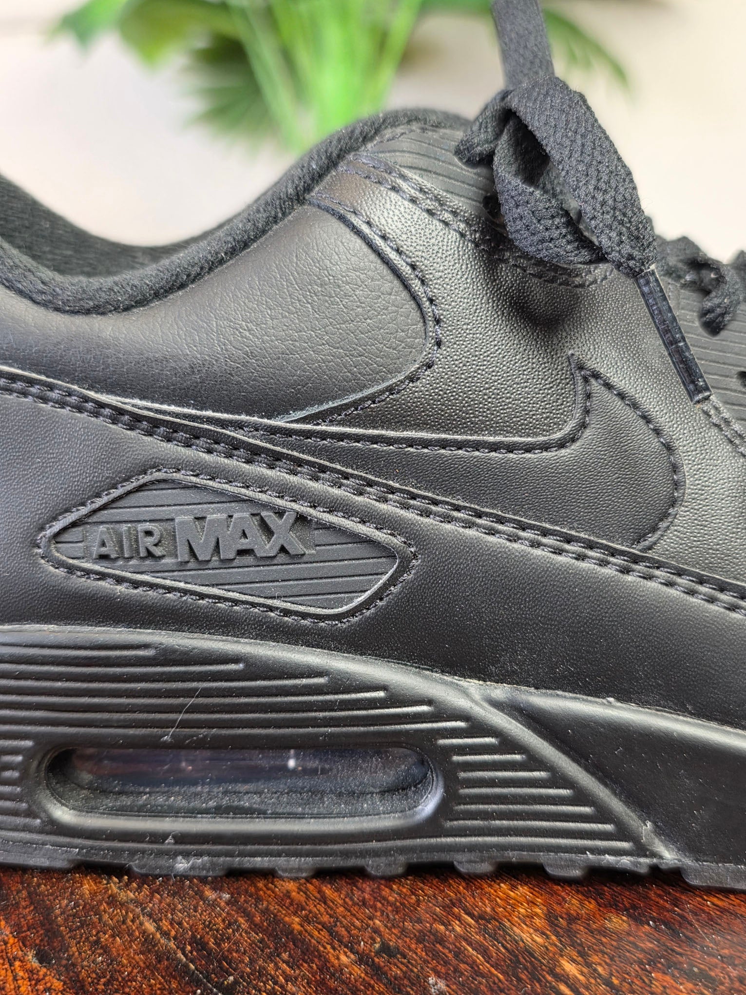 Nike Air Max 90 Triple Leather Black maat 43