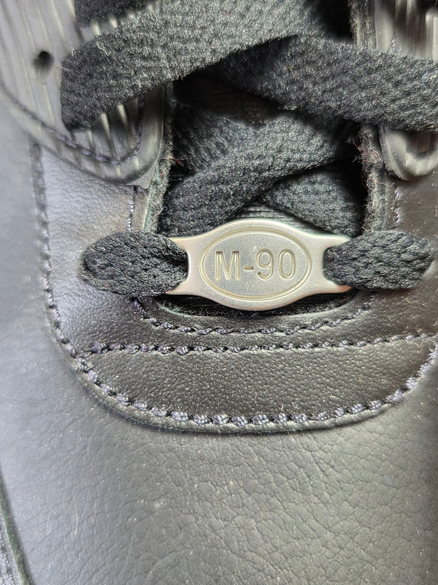 Nike Air Max 90 Triple Leather Black maat 43
