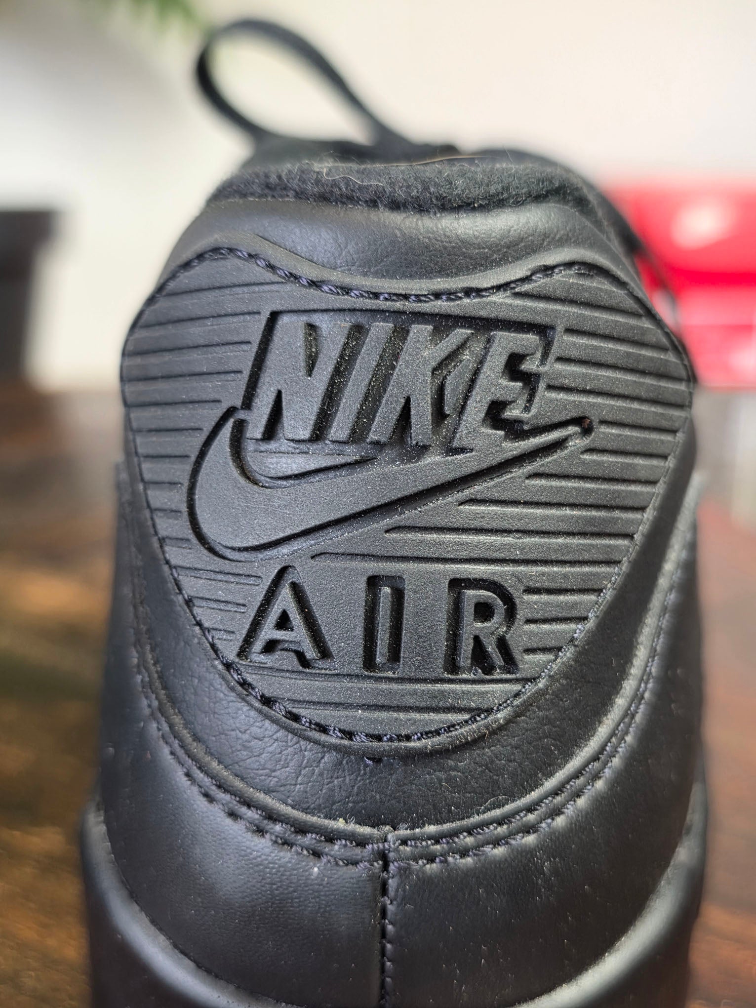 Nike Air Max 90 Triple Leather Black maat 43