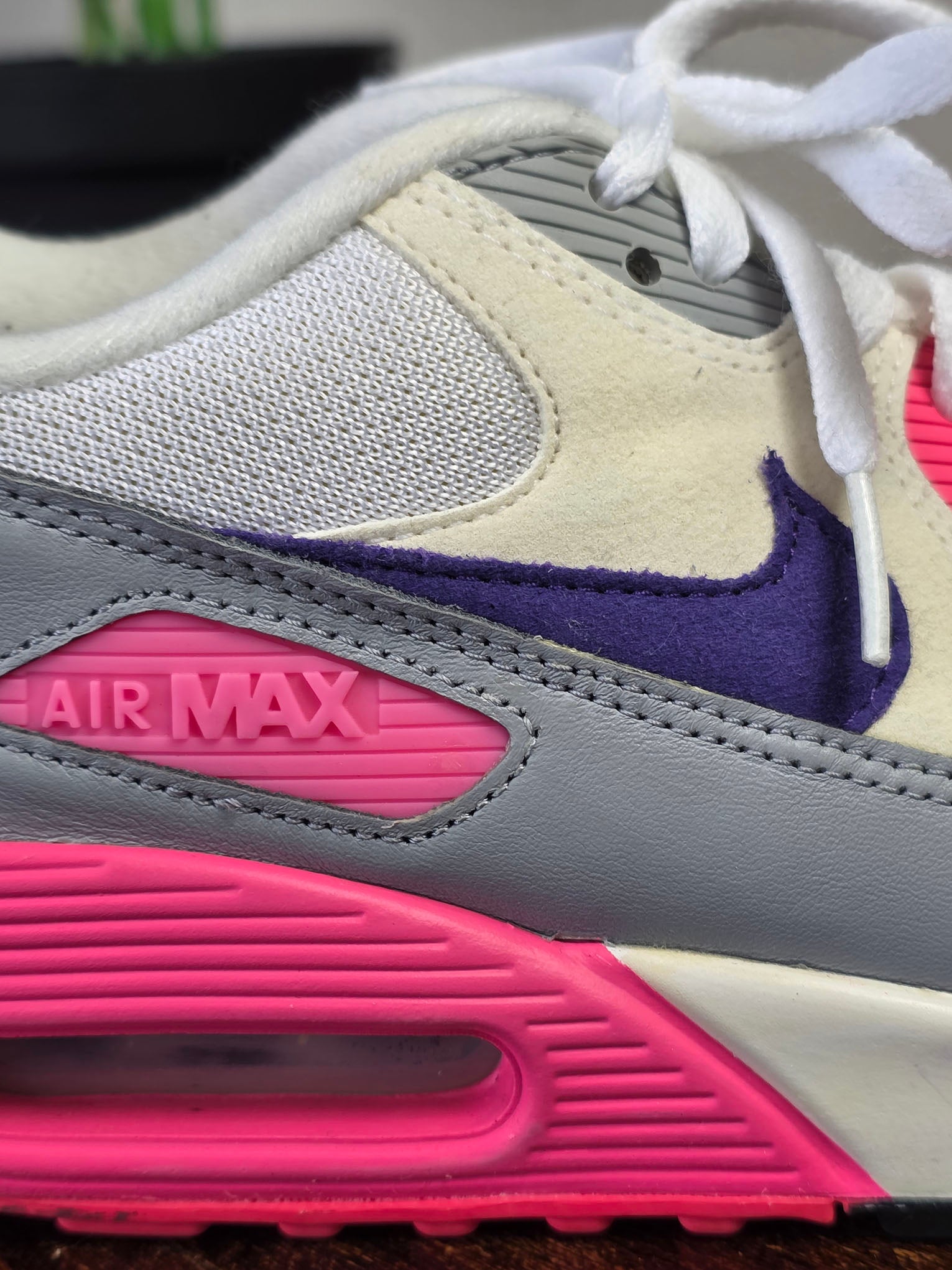 Nike Air Max 90 Laser Pink maat 42