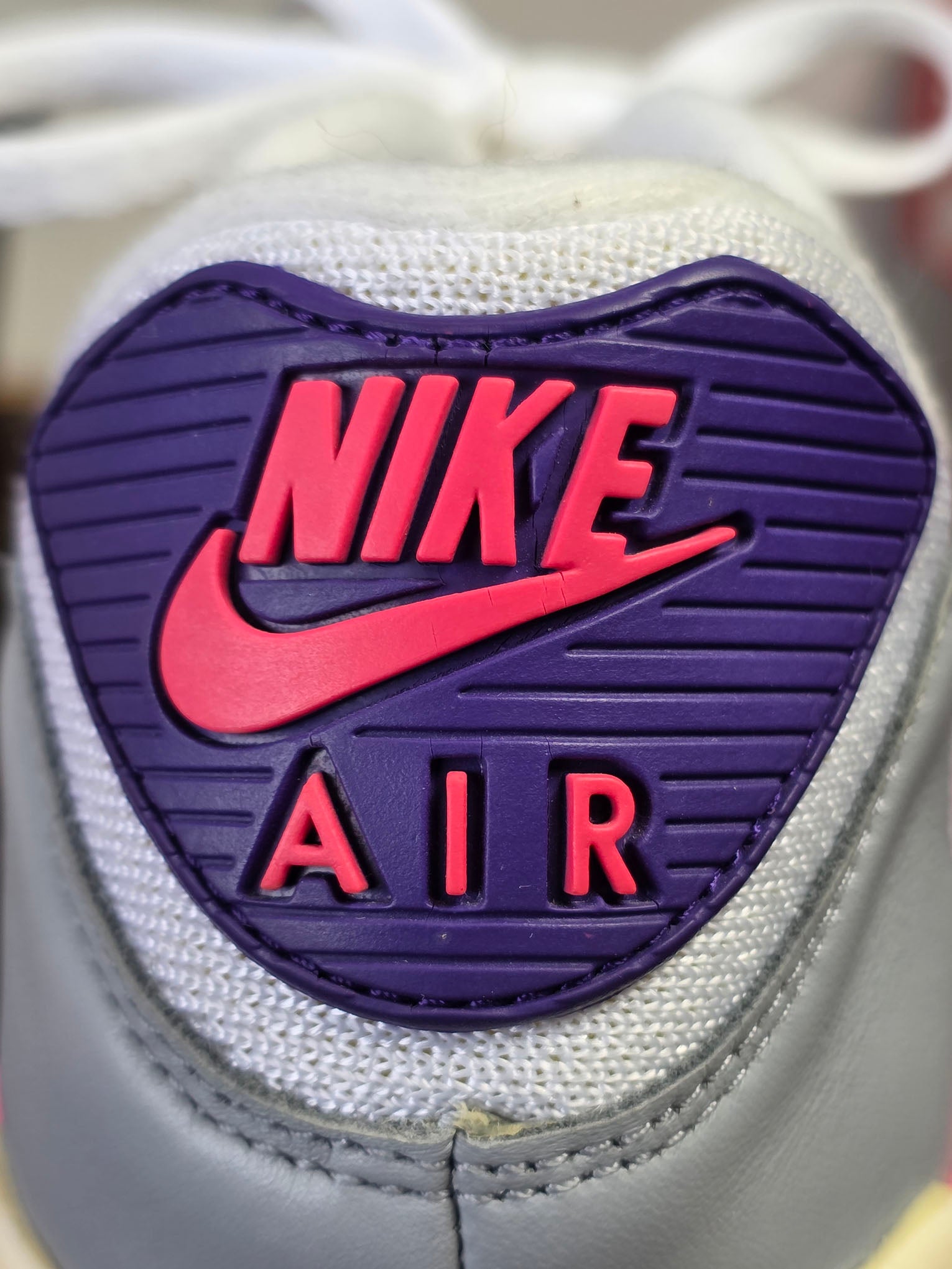 Nike Air Max 90 Laser Pink maat 42