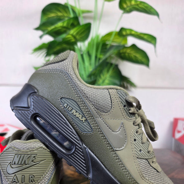 Nike Air Max 90 Medium Olive maat 42,5