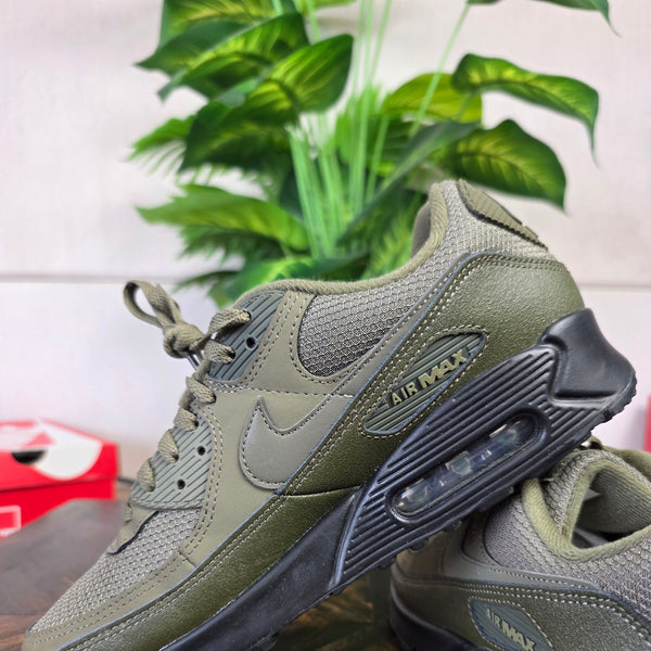 Nike Air Max 90 Medium Olive maat 42,5