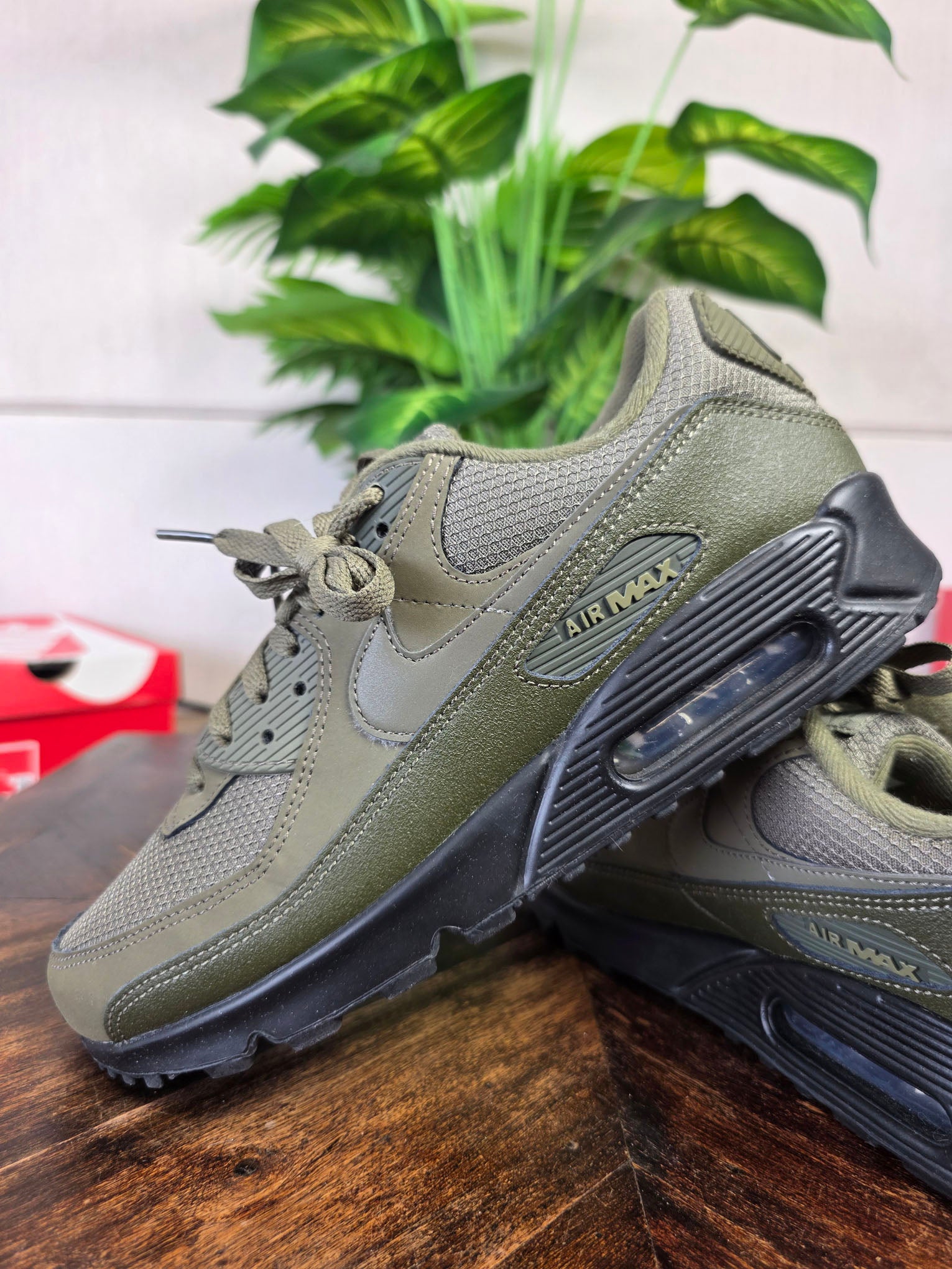 Nike Air Max 90 Medium Olive maat 42,5