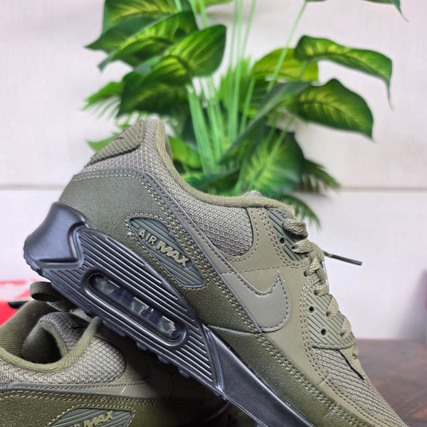 Nike Air Max 90 Medium Olive maat 42,5